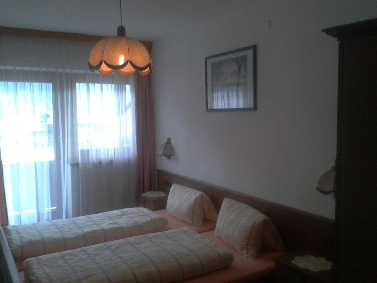 Gästehaus Riml Längenfeld Zimmer foto